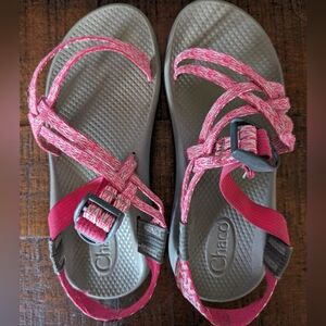 Chaco big girl size 5 women size 7